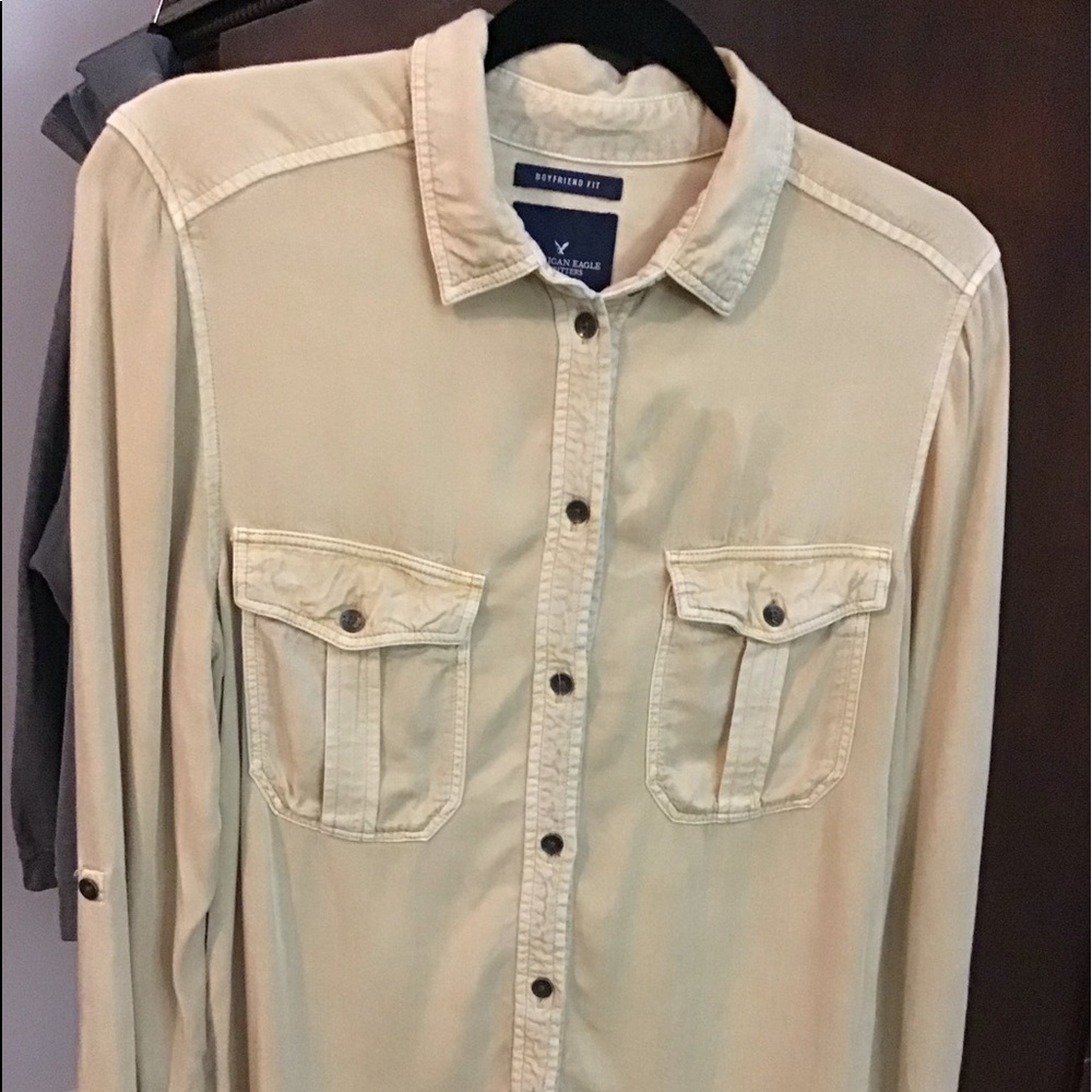 American Eagle long sleeved button down